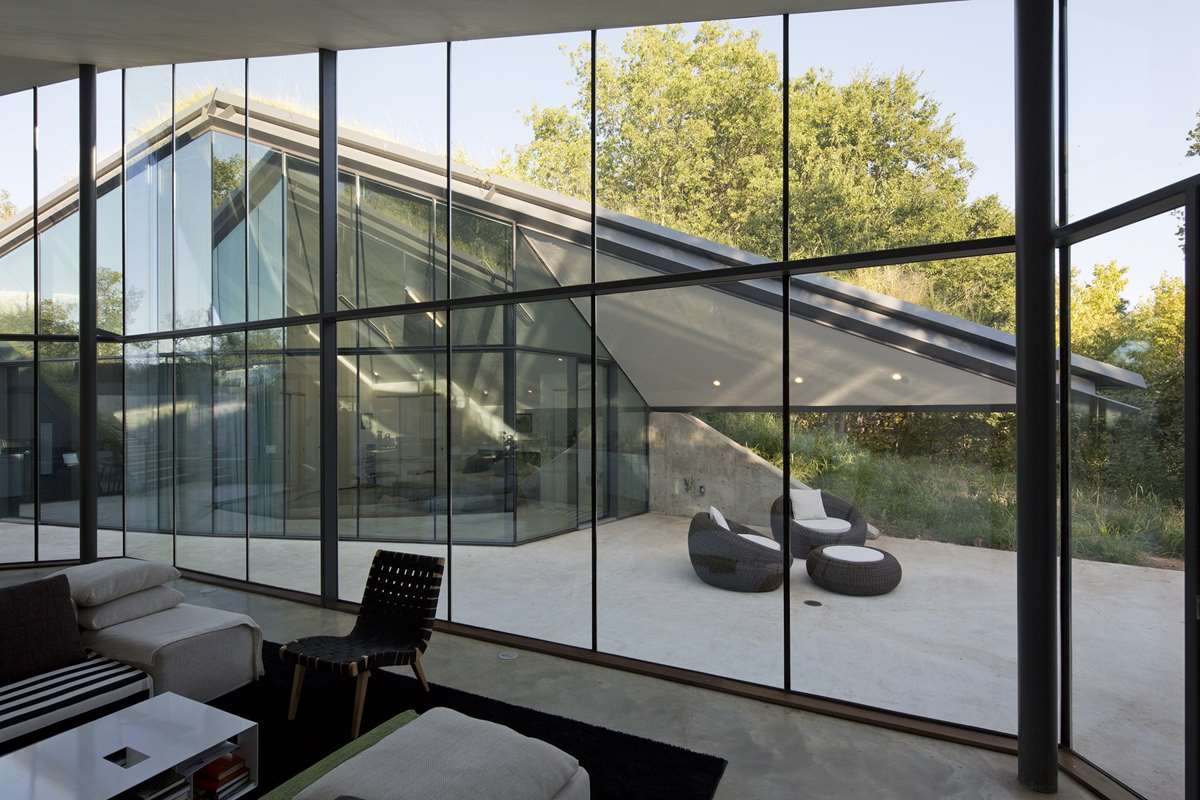 Edgeland House by Bercy Chen Studio