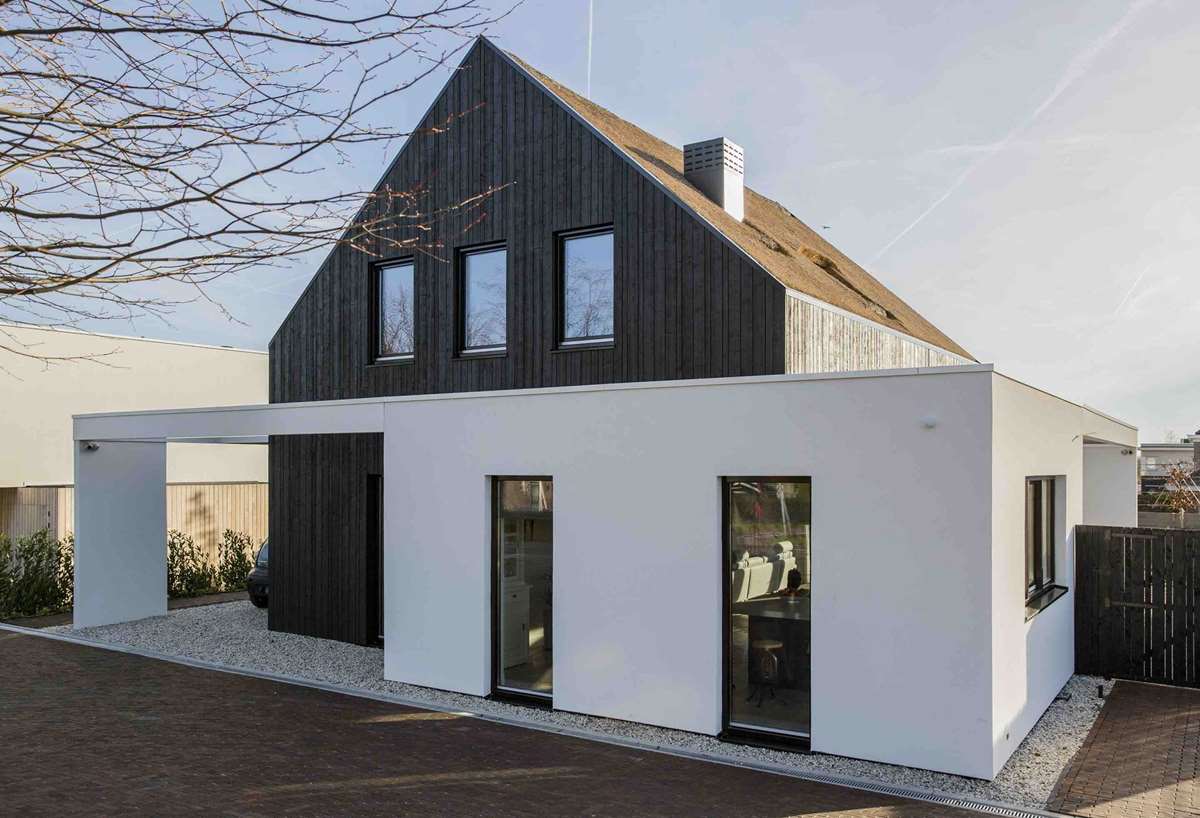 Out of the Box Villa by Arjen Reas Architecten