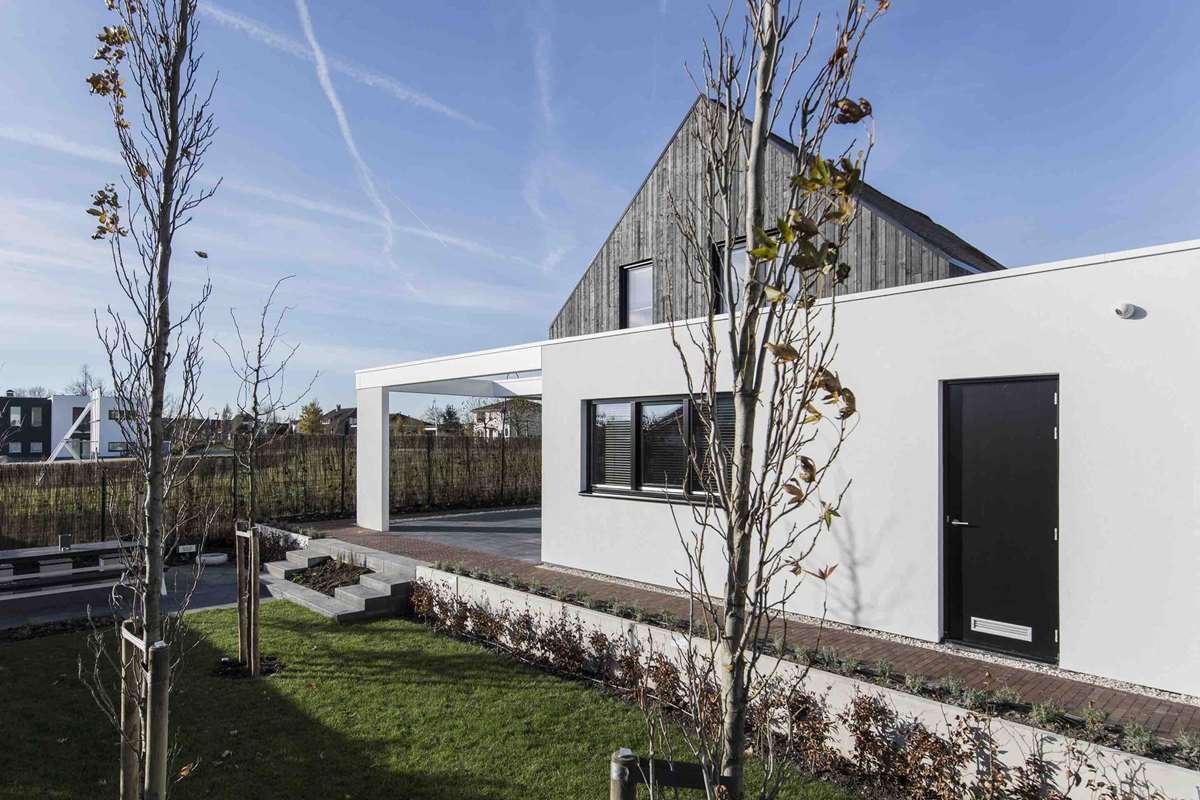 Out of the Box Villa by Arjen Reas Architecten