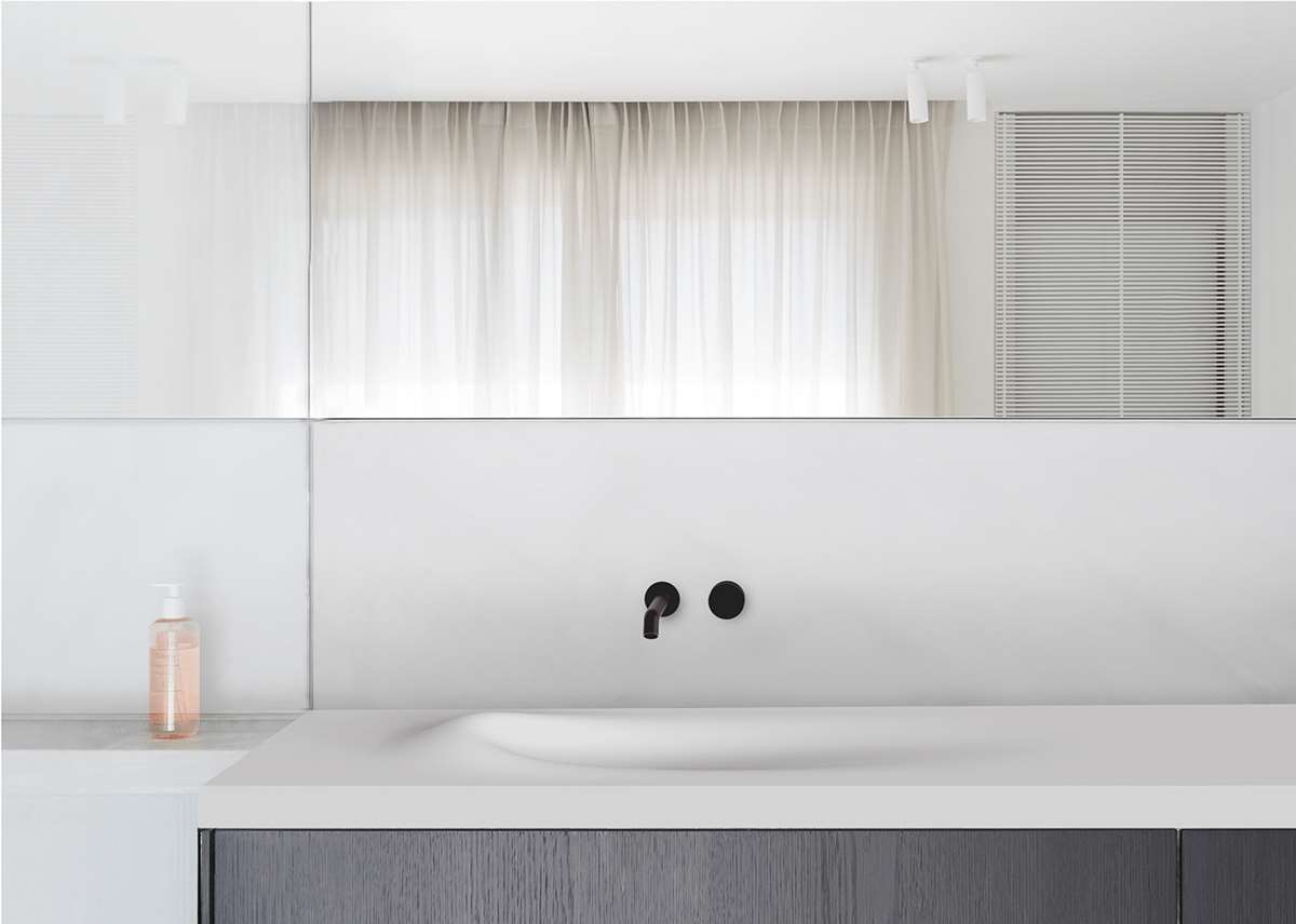 Avid Solid Surface Sink by Nacho Fontelles and Carlos Granell