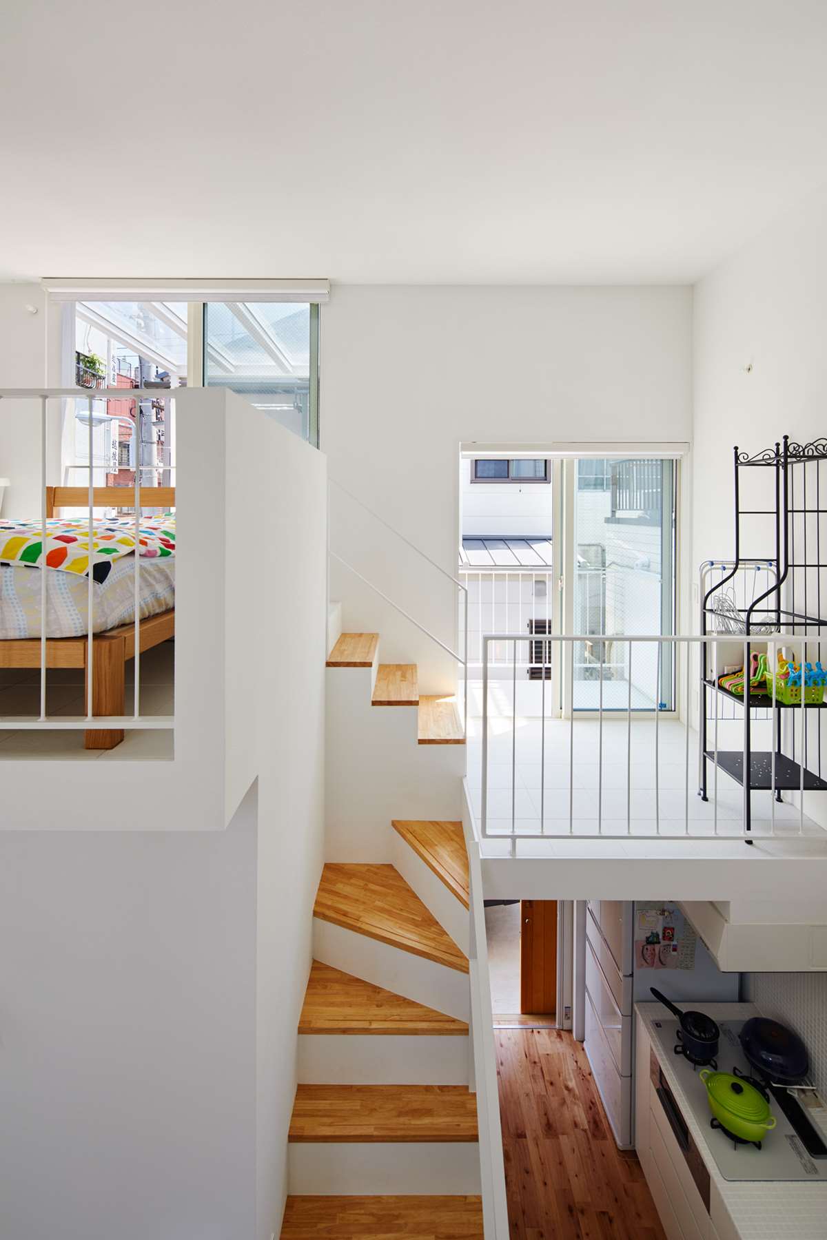 Balcony House in Tokyo by Takeshi Hosaka Architects