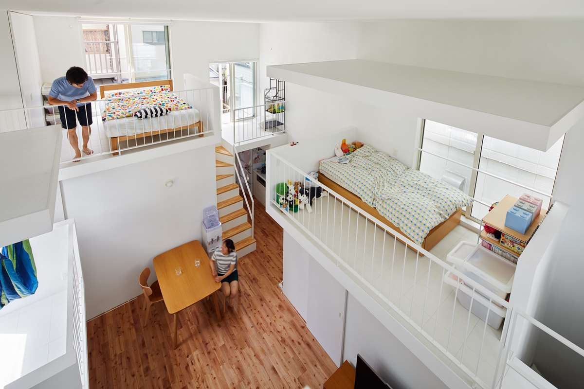 Balcony House in Tokyo by Takeshi Hosaka Architects