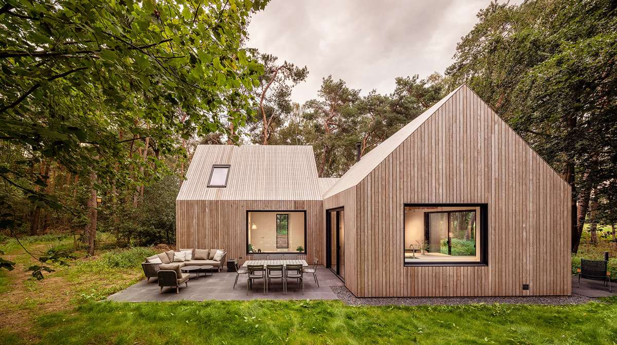 Villa Tonden Wood Clad Holiday Retreat by HofmanDujardin