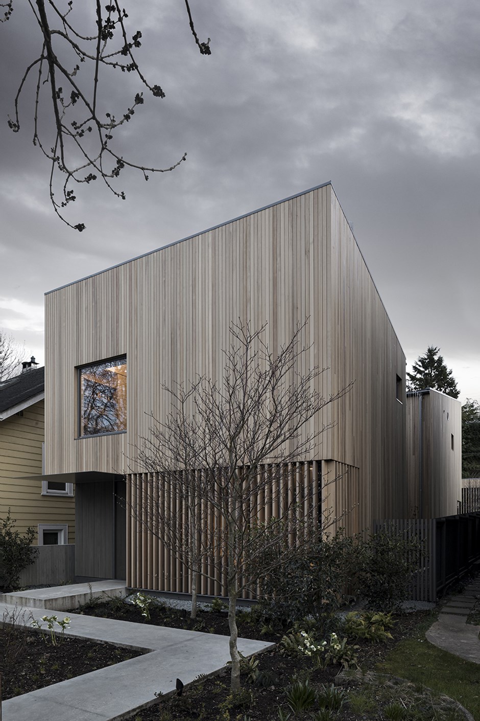 Courtyard House by Leckie Studio Architecture + Design