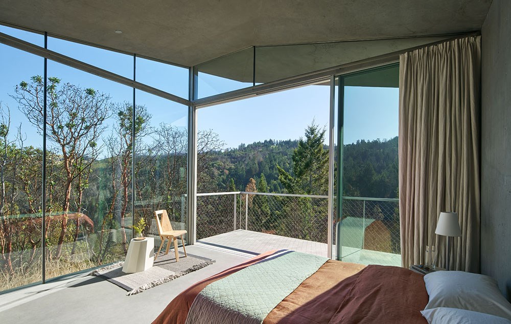 Ridge Concrete Guesthouse in Sonoma by Mork-Ulnes Architects