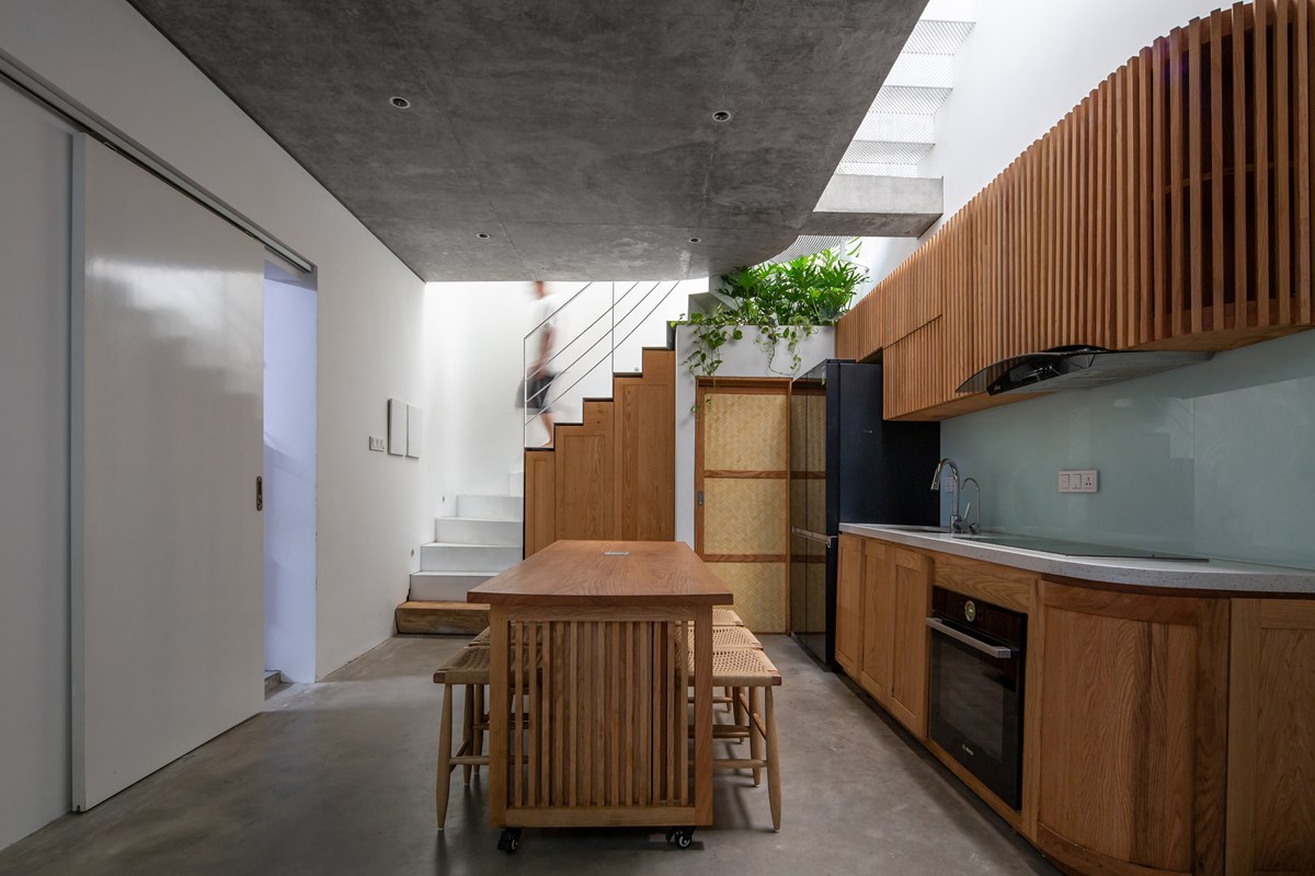 TH House in Hanoi by ODDO Architects