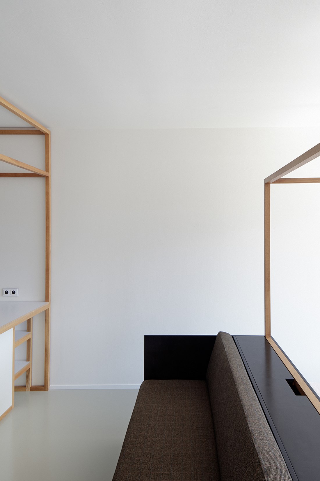 Guest Apartment by DDAANN Architects