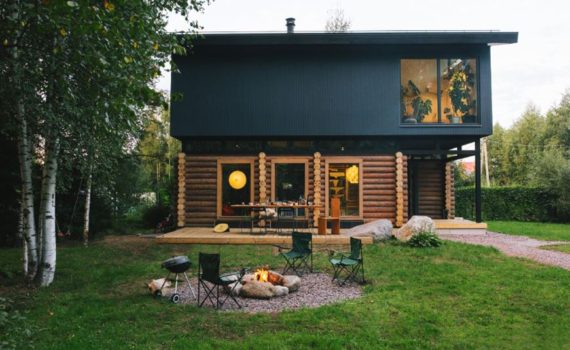 K4 Cabin - A Family Den Made of Recycled Wooden Logs