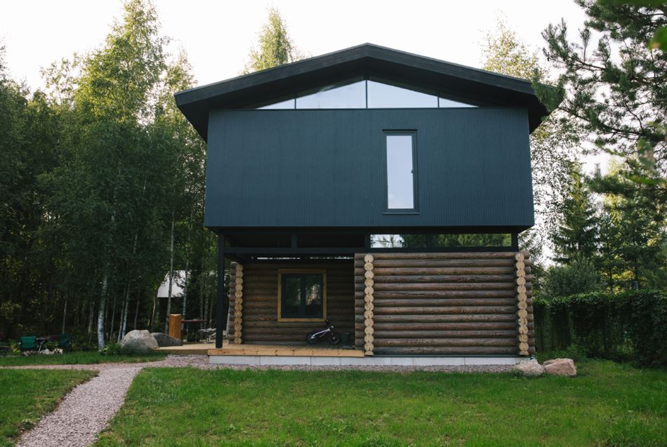 K4 Cabin - A Family Den Made of Recycled Wooden Logs