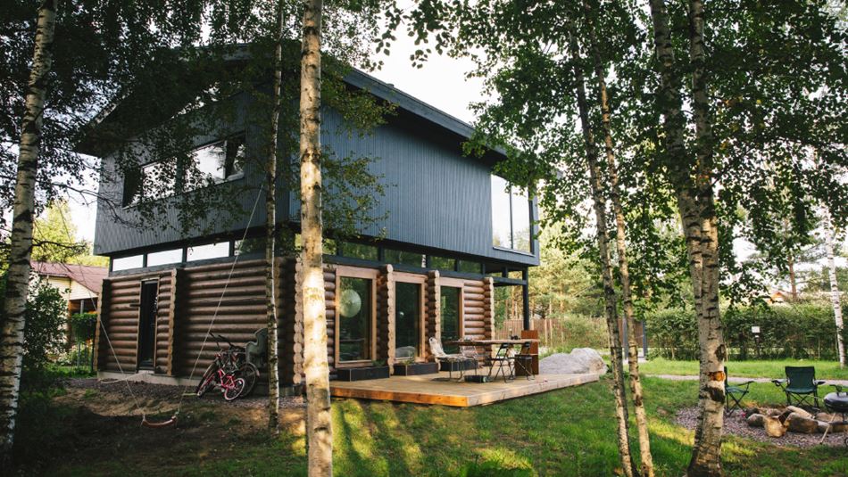 K4 Cabin - A Family Den Made of Recycled Wooden Logs