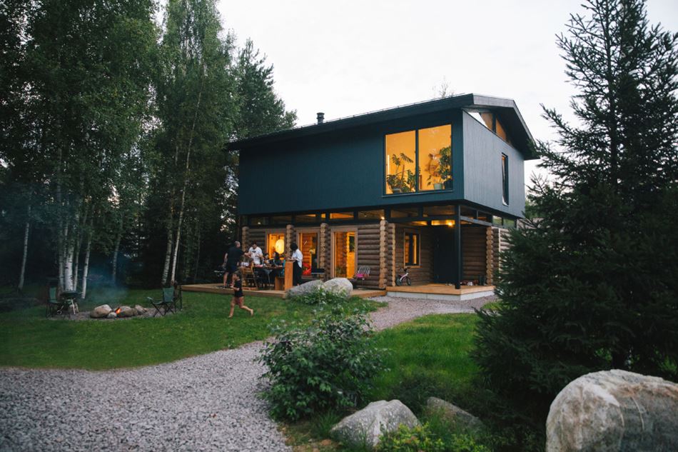 K4 Cabin - A Family Den Made of Recycled Wooden Logs