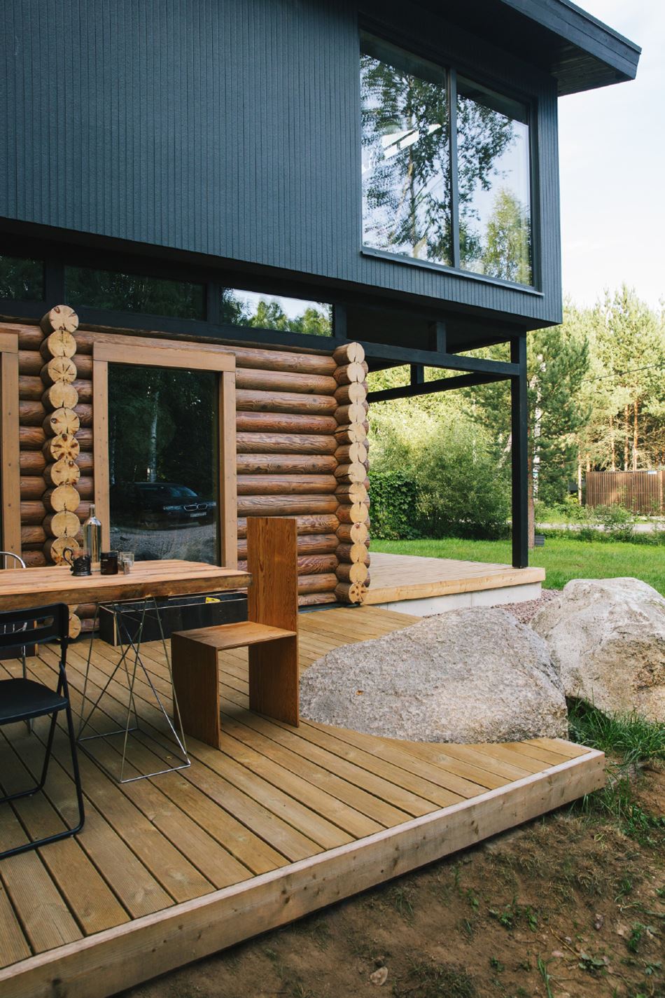 K4 Cabin - A Family Den Made of Recycled Wooden Logs