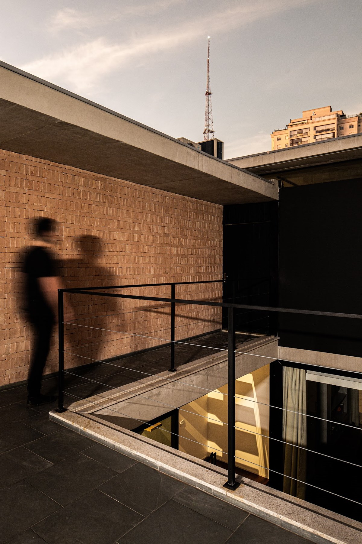 The Tangerine House by EIXO Z arquitetos
