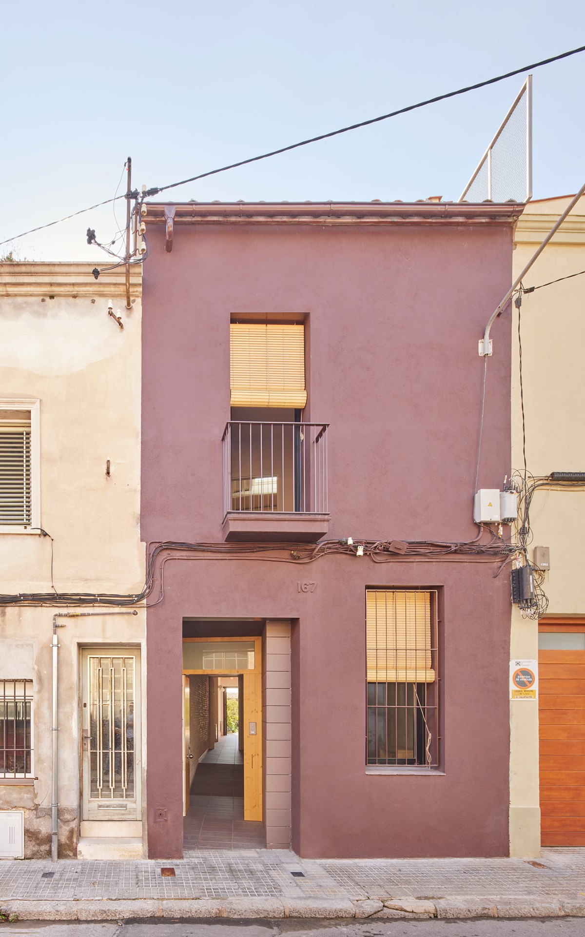 82SAN - Narrow Row House Transformed into Energy-Efficient Family Home