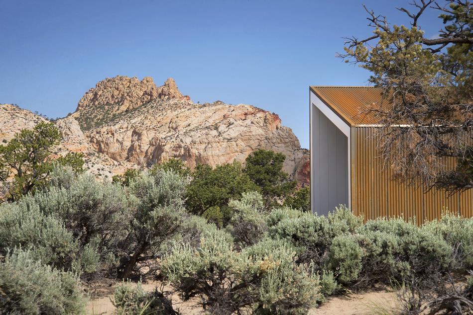 Capitol Reef Desert House by Imbue Design