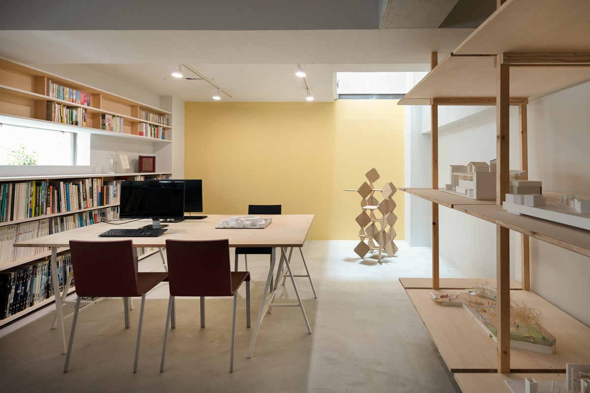 Old Reinforced Concrete Building  Converted into MAMM DESIGN Office and Residence