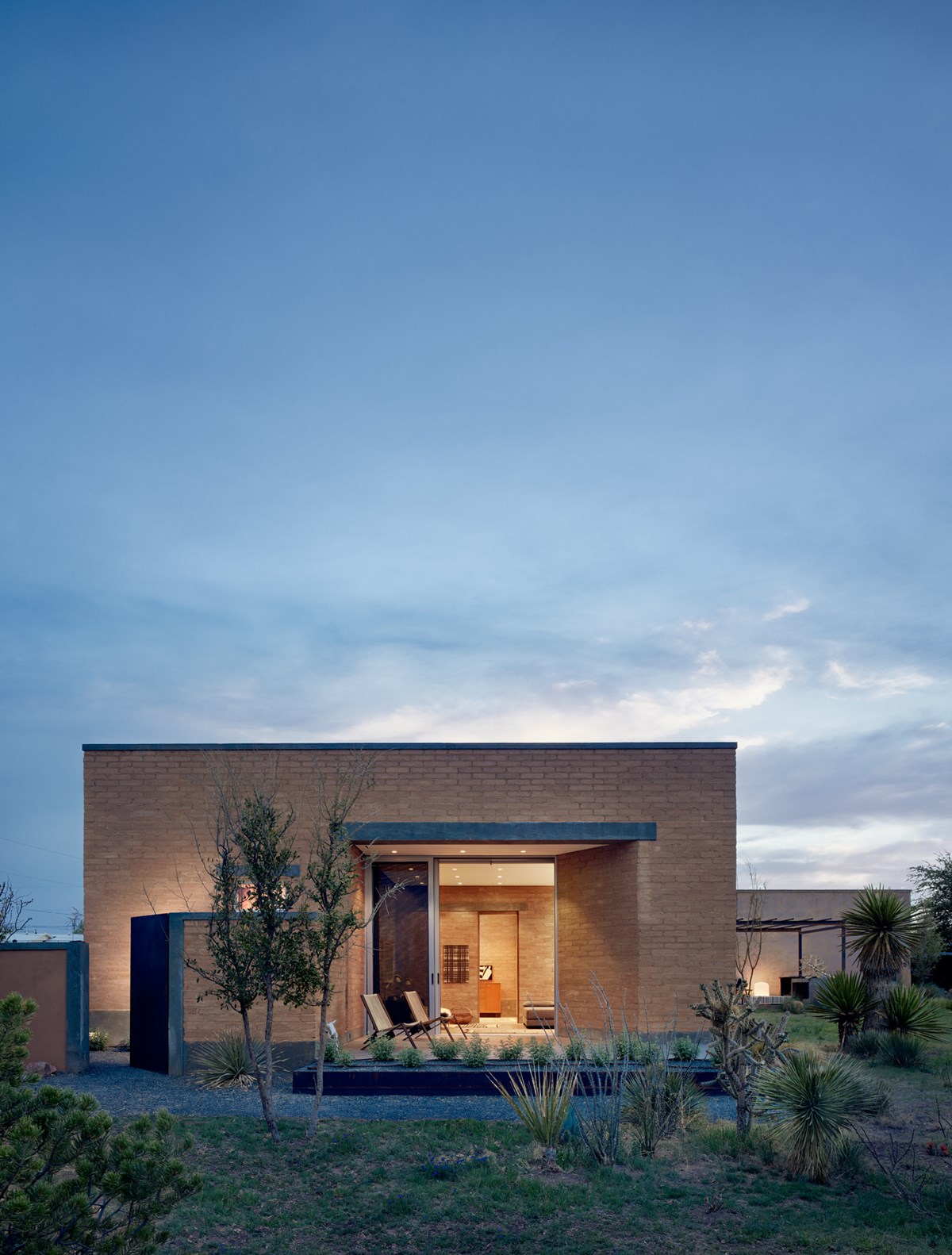 Marfa Suite Extension House by DUST