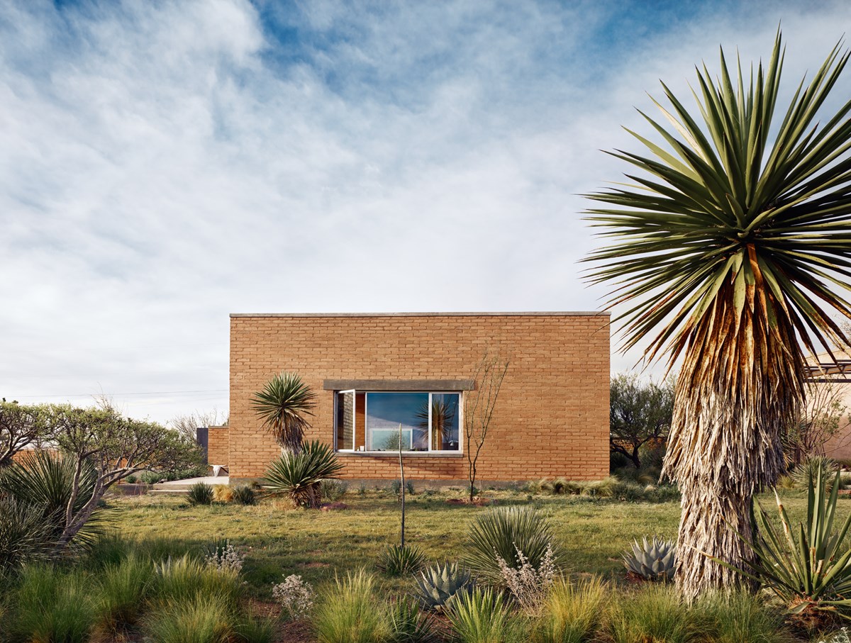 Marfa Suite Extension House by DUST