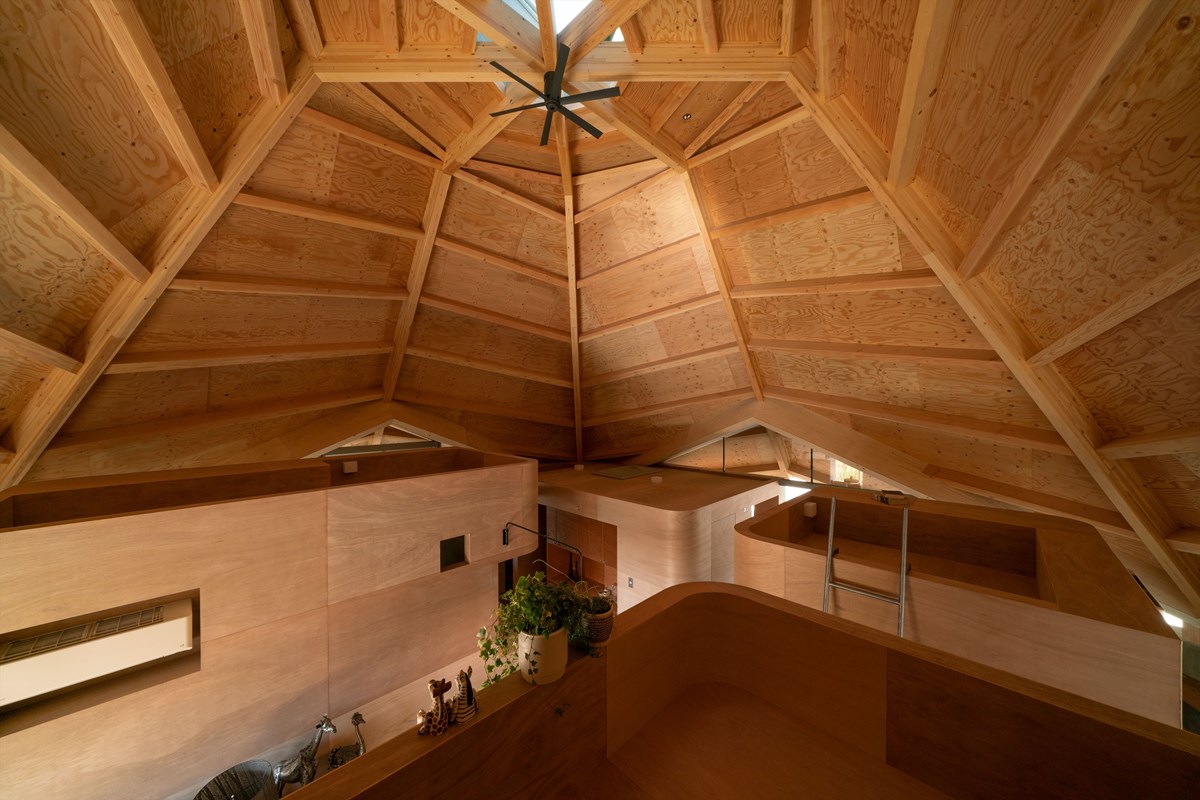 Spiderweb-Inspired Octagonal Home in Japan by UID Architects