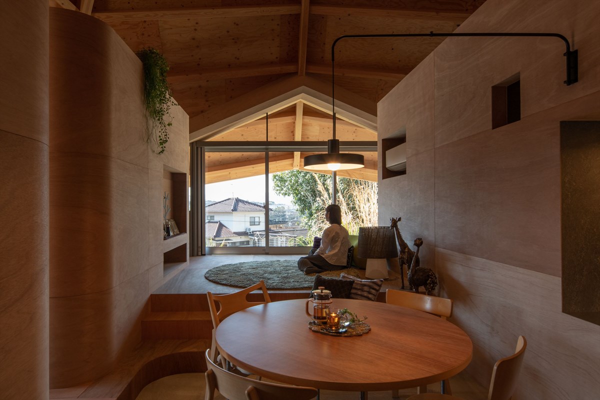 Spiderweb-Inspired Octagonal Home in Japan by UID Architects