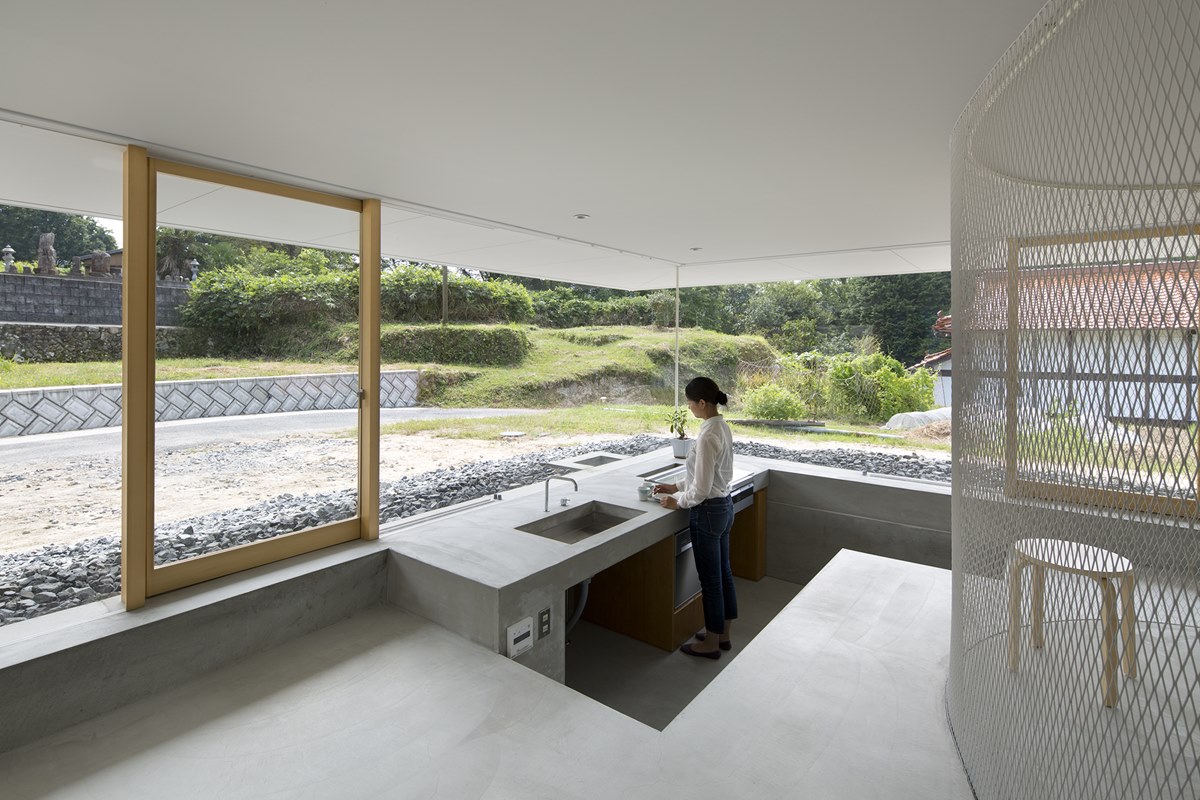 Hiroshima Hut by Suppose Design Office