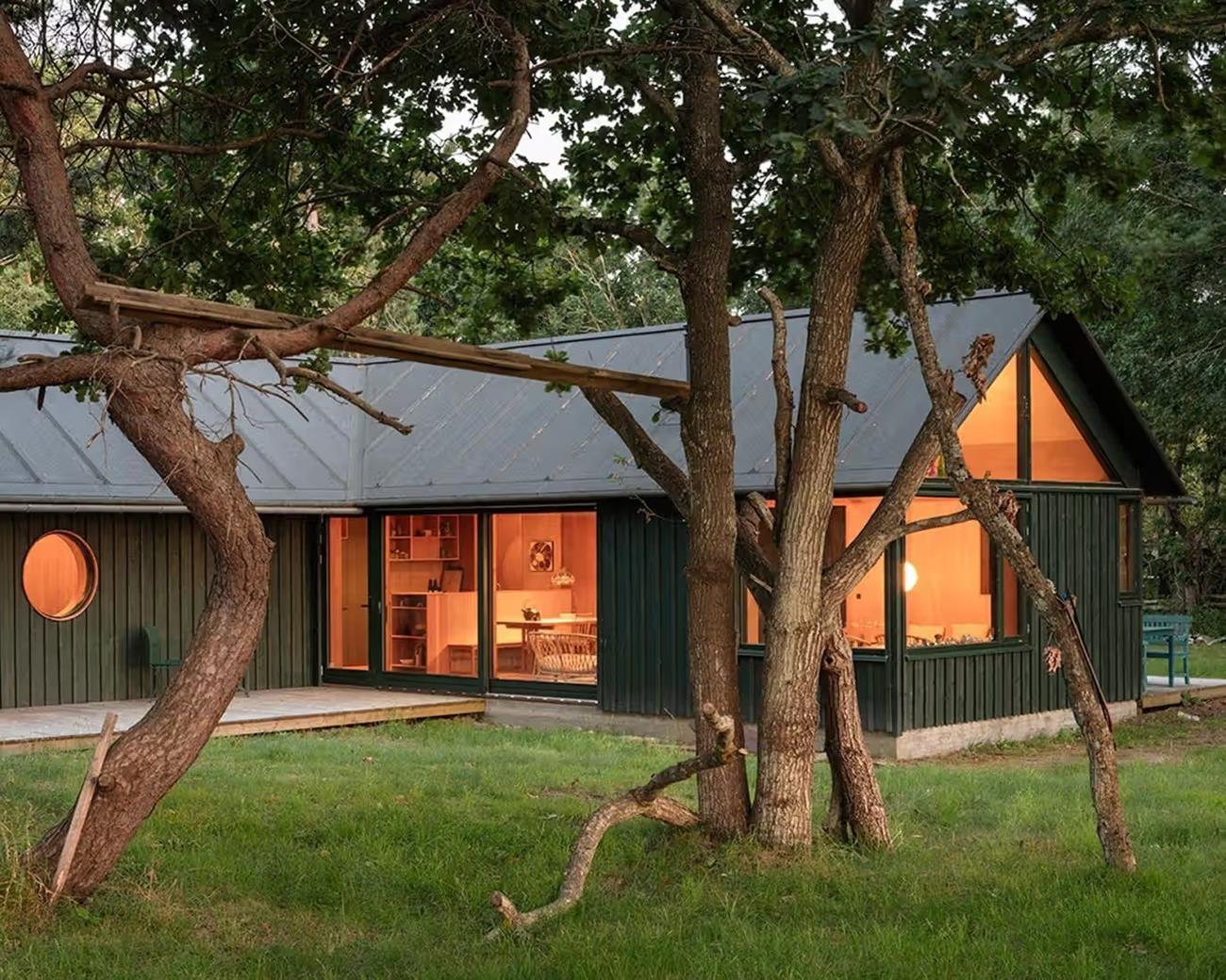 House Between the Trees – The Sustainable Summer House