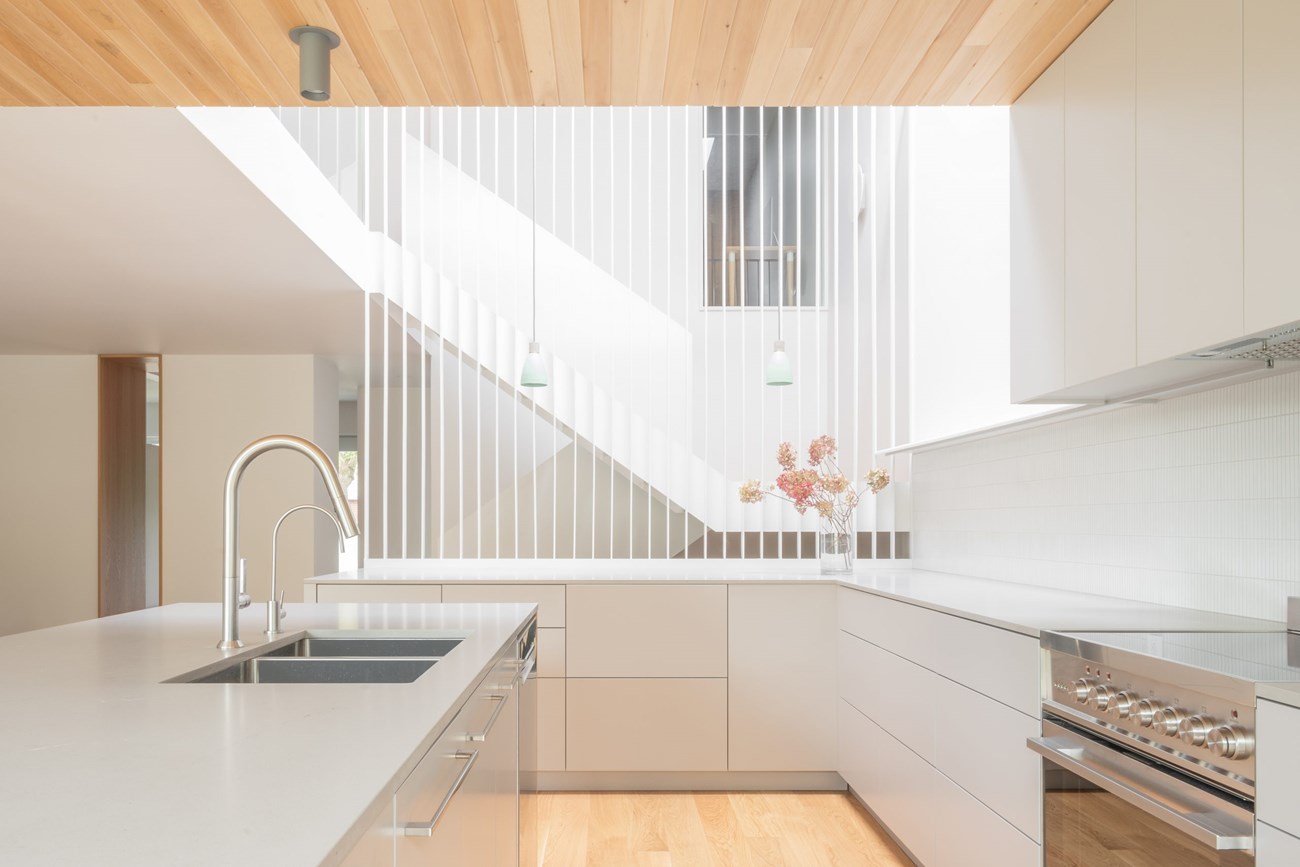 Garnier Street Renovation: Transforming a Duplex into a Modern Cottage with "La Cache"