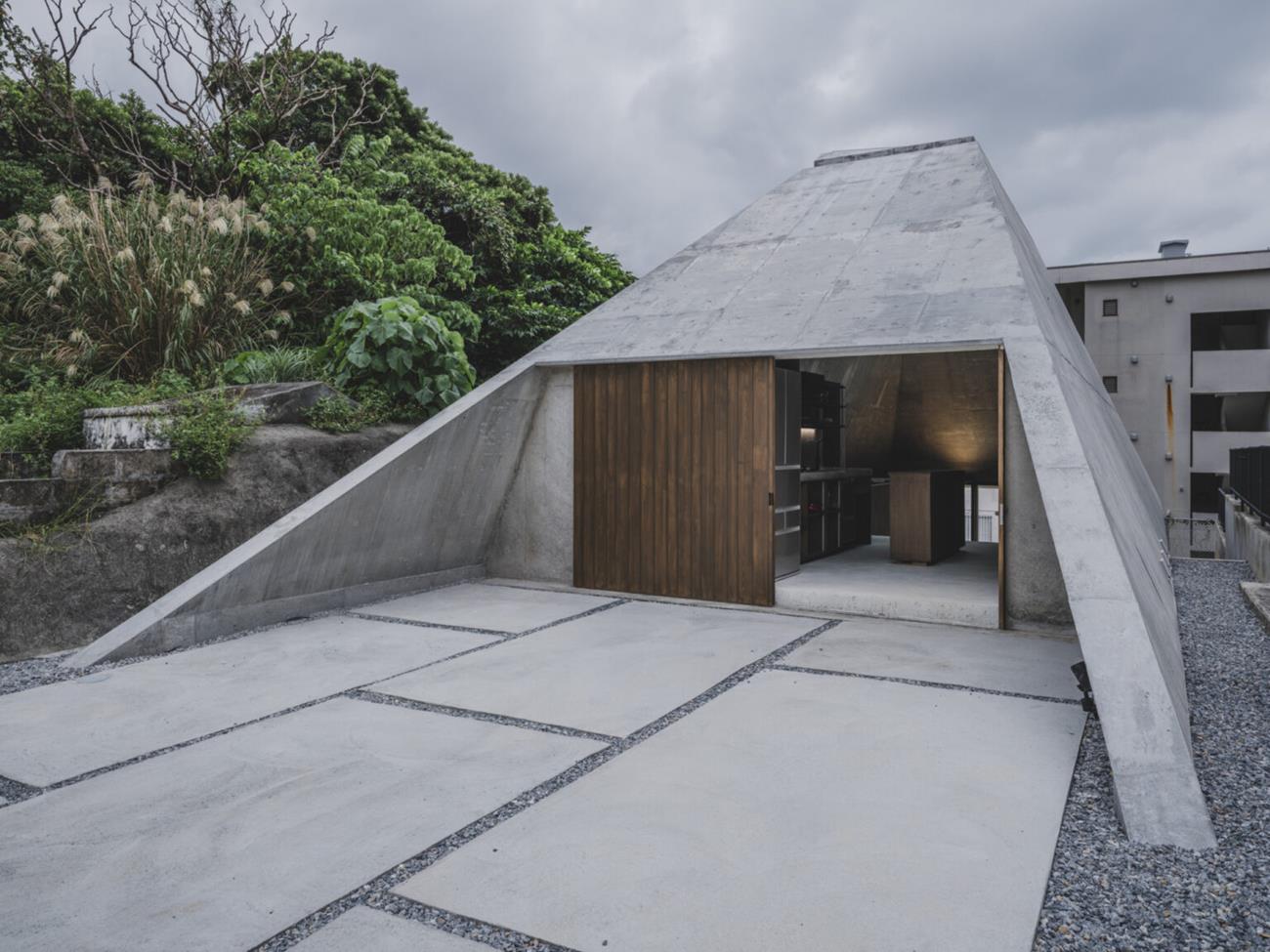 Pyramid Hut by IGArchitects: Modern Minimalism Inspired by Okinawan Tombs