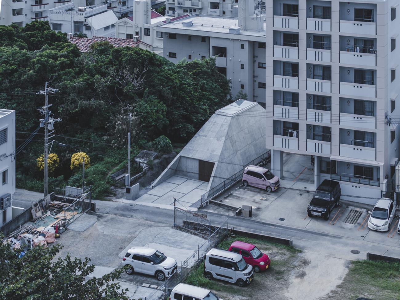 Pyramid Hut by IGArchitects: Modern Minimalism Inspired by Okinawan Tombs