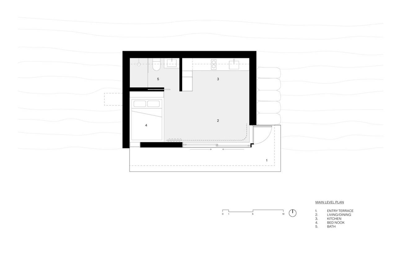 TinyLeaf Cabin: A Stunning Vacation House for an Outdoor Enthusiast