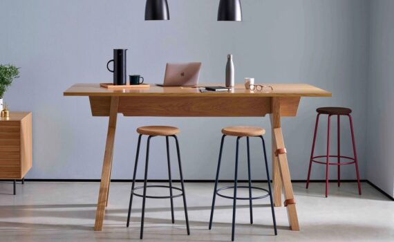 VWork Desk by Simon Pengelly: A Perfect Blend of Design and Functionality