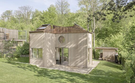 Villa Minimale by Clemens Kirsch: A Compact Allotment House in the Hills of Vienna