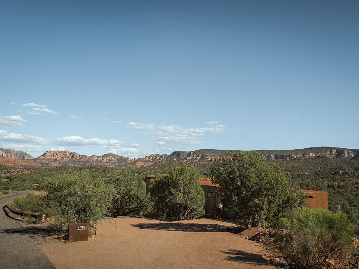 Telescope House in Sedona: A Stunning Desert Retreat by Wendell Burnette Architects