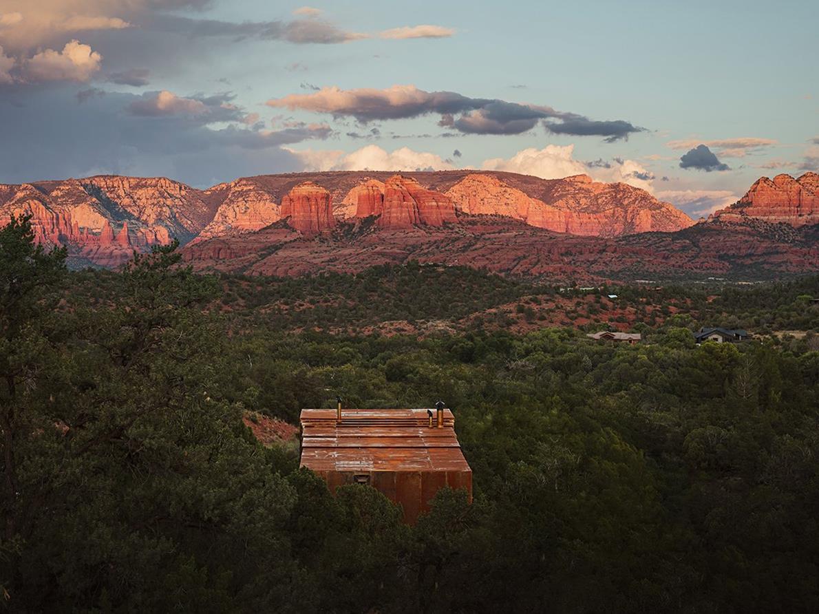 Telescope House in Sedona: A Stunning Desert Retreat by Wendell Burnette Architects