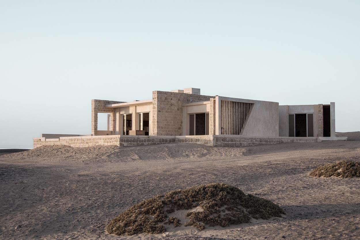 Breathing Beach House: A Sustainable Desert Retreat by Karm Architecture Lab