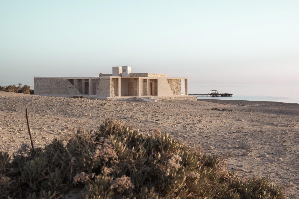 Breathing Beach House: A Sustainable Desert Retreat by Karm Architecture Lab