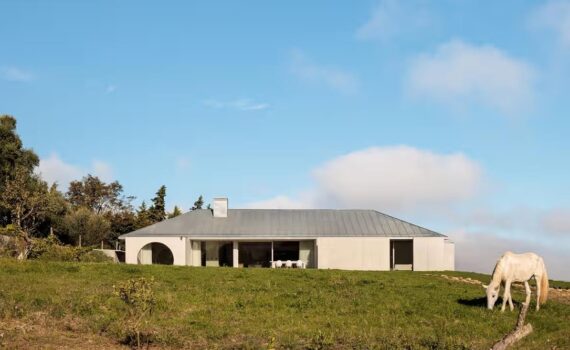 A Modern Home in Serra do Louro: Blending Tradition with Contemporary Design