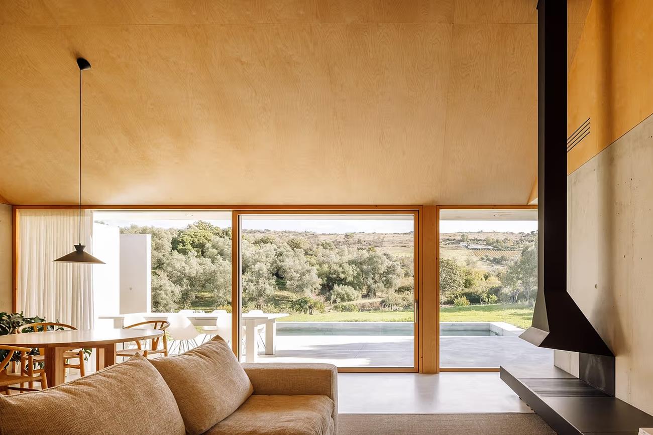 A Modern Home in Serra do Louro: Blending Tradition with Contemporary Design