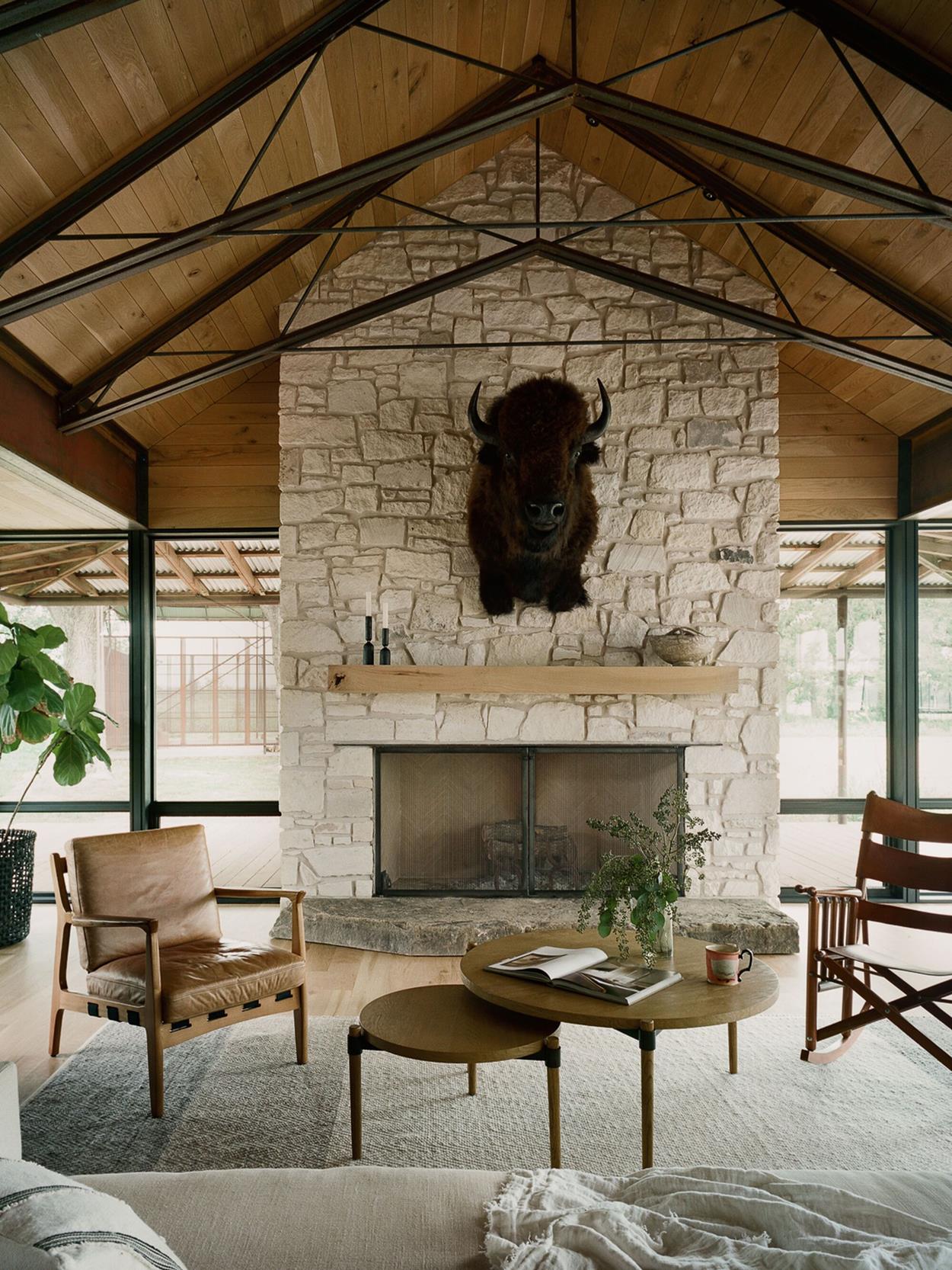 Roam Ranch: A Thoughtful Blend of Tradition and Modern Design