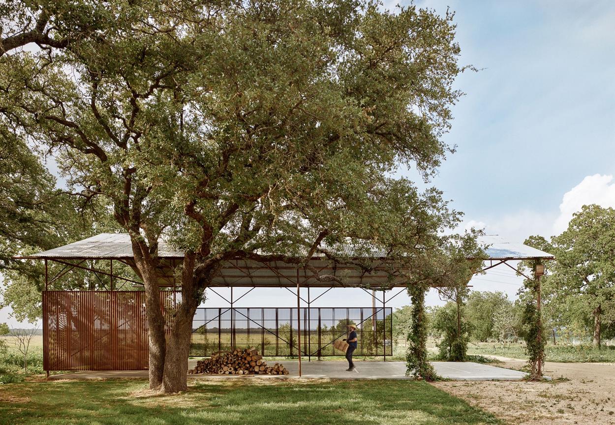 Roam Ranch: A Thoughtful Blend of Tradition and Modern Design