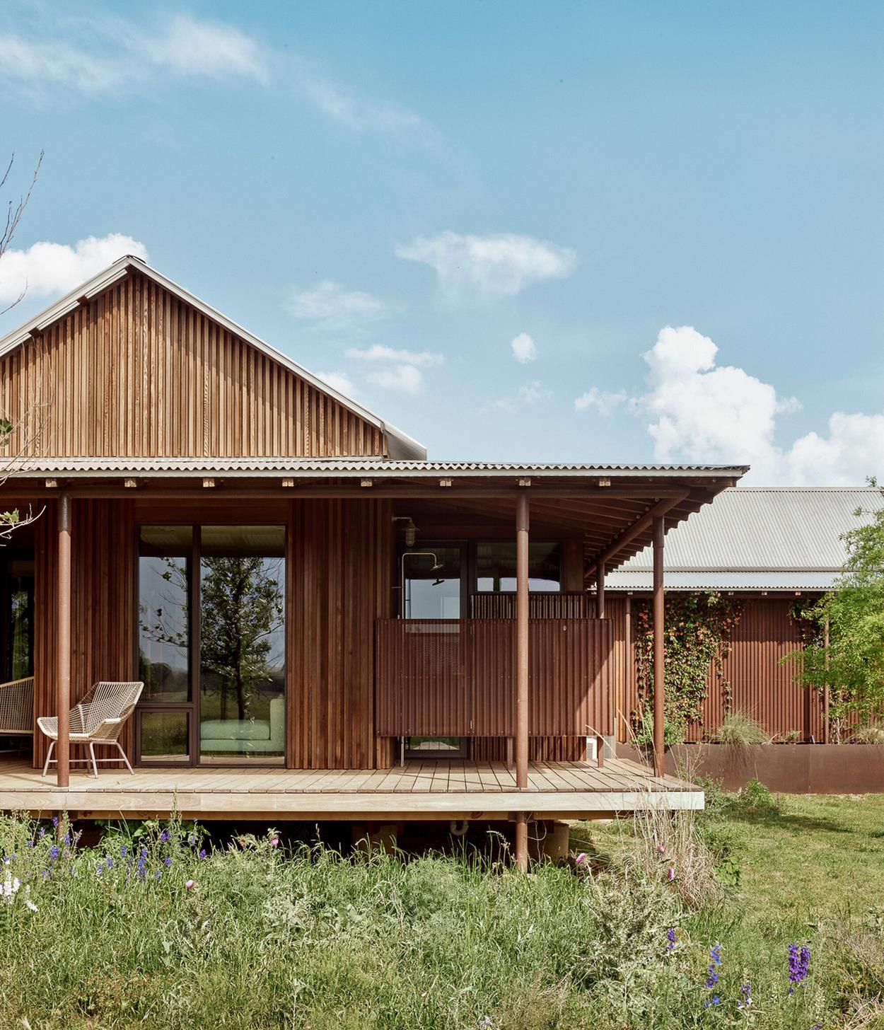 Roam Ranch: A Thoughtful Blend of Tradition and Modern Design